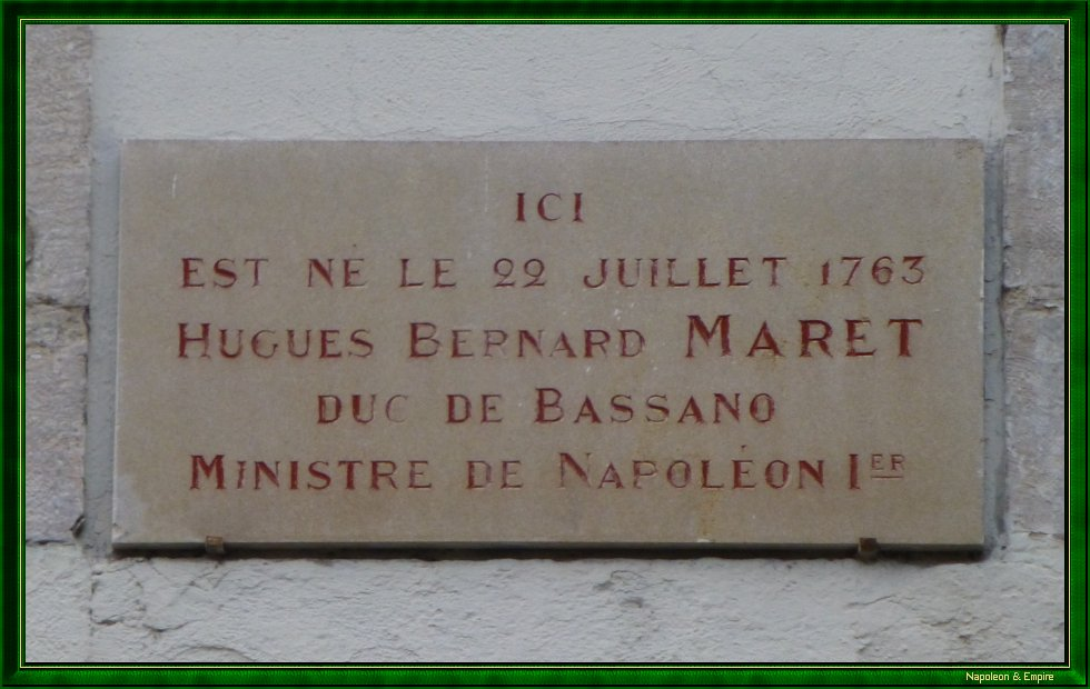 Plaque sur la maison natale d'Hugues-Bernard Maret