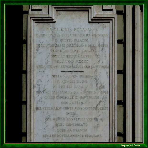 Plaque sur le palais Avogadro à Vercelli