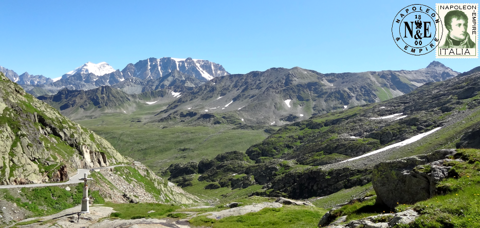 Le côté suisse du col du Grand-Saint-Bernard, vu depuis le monastère situé au sommet