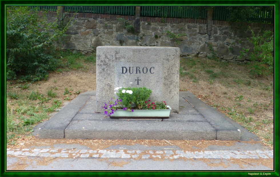 Monument commémoratif à l'endroit où Duroc a été touché