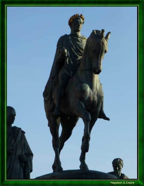 Statue de Napoléon Bonaparte, place De Gaulle à Ajaccio
