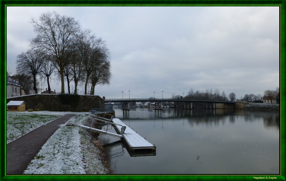 La Saône et le pont à Auxonne