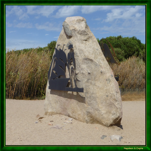 Stèle commémorative sur la plage de Capitello