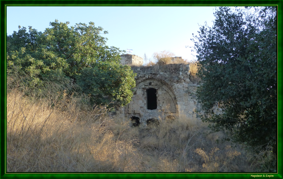 Ruins of the fortress of Qaqun, view 2