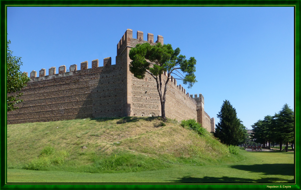 Villafranca di Verona: the ramparts, view 2