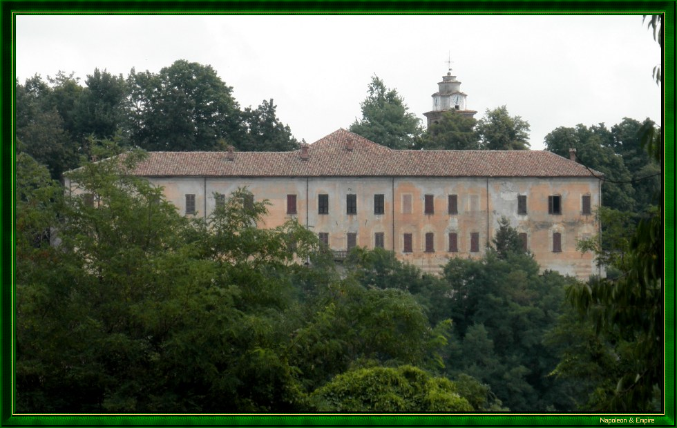 Le château de Lesegno, vue 2