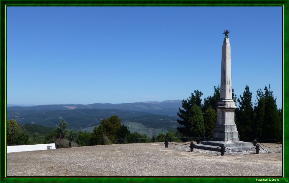 Buçaco: the memorial, view 1